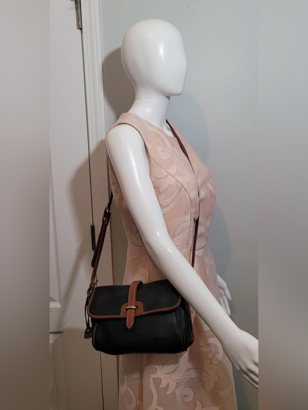 Vintage Dooney & Bourke AWL Black & Brown Leather Crossbody Bag - Picture 3 of 16